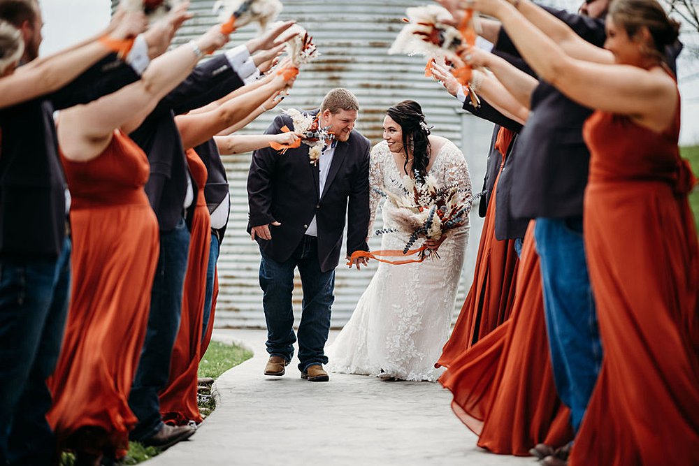 Rustic Boho Wedding; Little Creek Barn; Northern Ohio Modern Farmhouse Wedding Venue; Northwest Ohio wedding venue