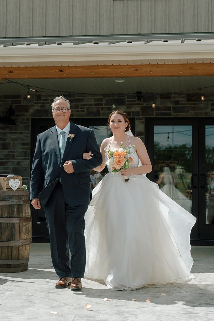 Sunday Wedding; Little Creek Barn; Modern Farmhouse Wedding Venue in Northwest Ohio; Northwest Ohio wedding venue