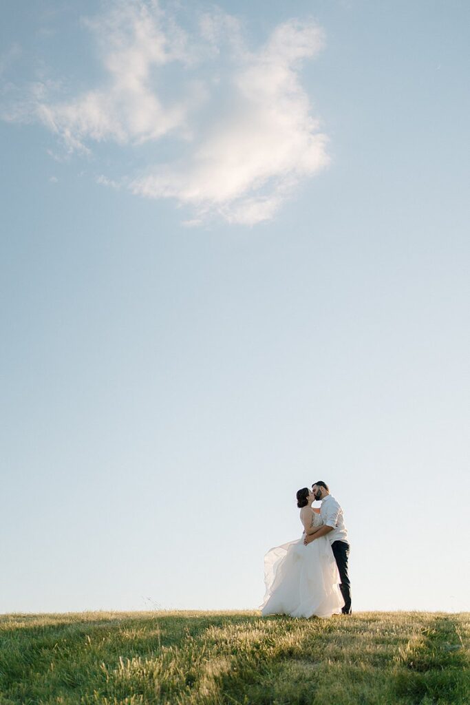 Sunday Wedding; Little Creek Barn; Modern Farmhouse Wedding Venue in Northwest Ohio; Northwest Ohio wedding venue