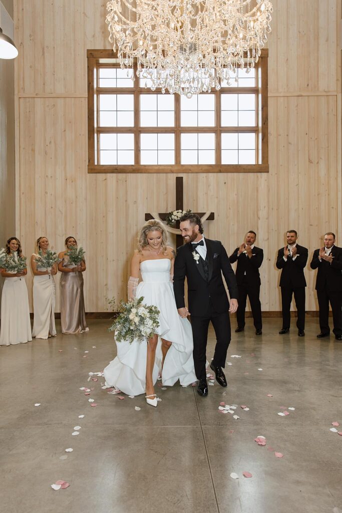 Top Wedding Venues Near Findlay, Ohio; Little Creek Barn; northern ohio modern farmhouse wedding venue