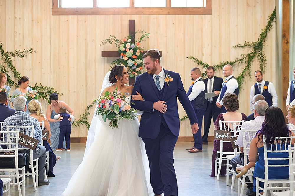 Northwest Ohio Modern Farmhouse Summer Wedding; Little Creek Barn; northern ohio modern farmhouse wedding venue