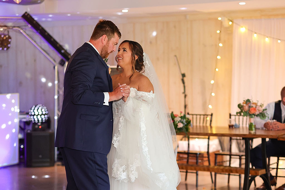 Northwest Ohio Modern Farmhouse Summer Wedding; Little Creek Barn; northern ohio modern farmhouse wedding venue