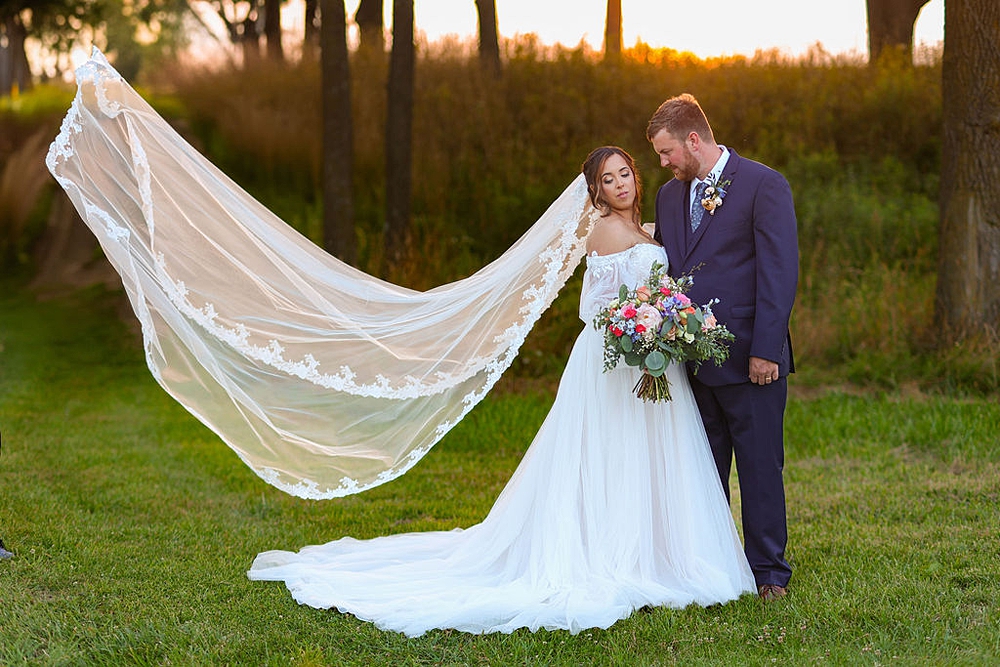 Northwest Ohio Modern Farmhouse Summer Wedding; Little Creek Barn; northern ohio modern farmhouse wedding venue