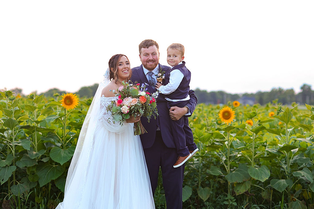 Northwest Ohio Modern Farmhouse Summer Wedding; Little Creek Barn; northern ohio modern farmhouse wedding venue