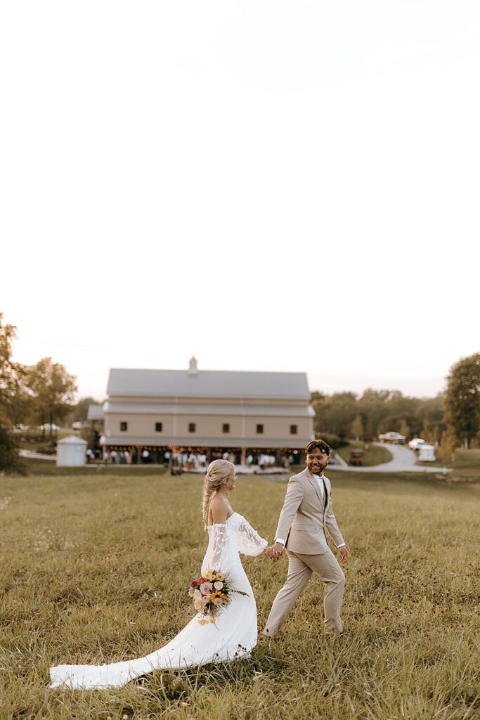 Northwest Ohio barn wedding venue; Little Creek Barn; Northwest Ohio wedding venue