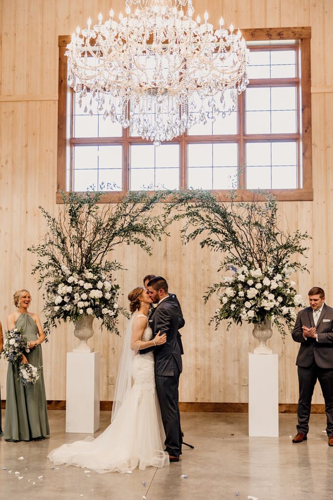 Northwest Ohio barn wedding venue; Little Creek Barn; Northwest Ohio wedding venue