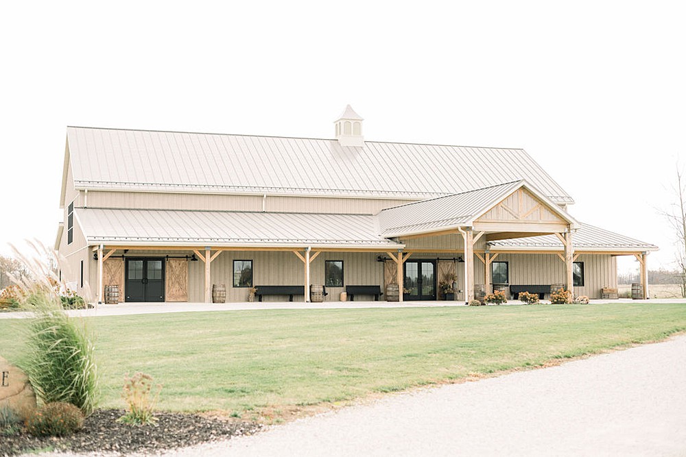 How to Plan an Ohio Wedding; Little Creek Barn; Northwest Ohio wedding venue