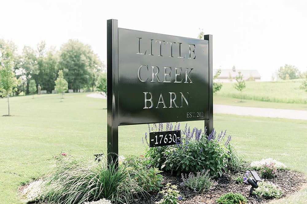 How to Plan an Ohio Wedding; Little Creek Barn; Northwest Ohio wedding venue