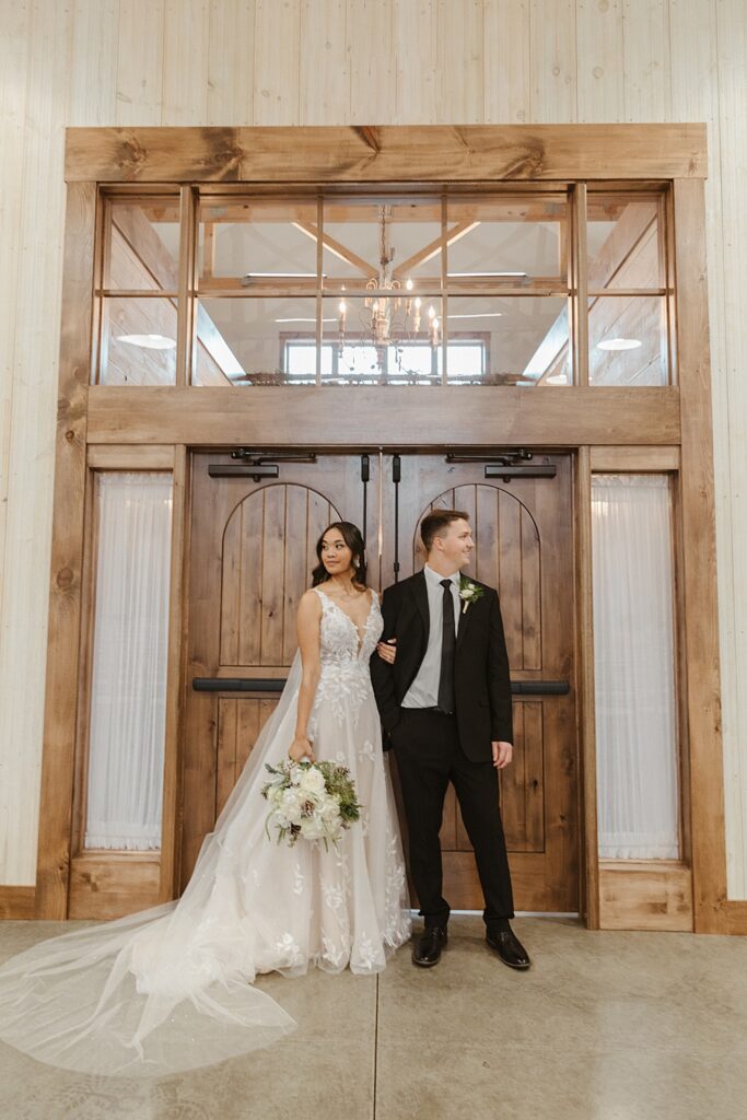 Northwest Ohio barn wedding venue; Little Creek Barn; Northwest Ohio wedding venue