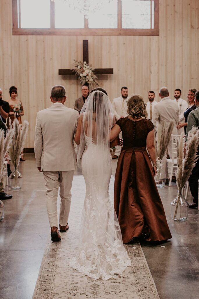 Little Creek Barn is a two-story modern farmhouse barn wedding venue in Northwest Ohio; A Fall Barn Wedding in Ohio